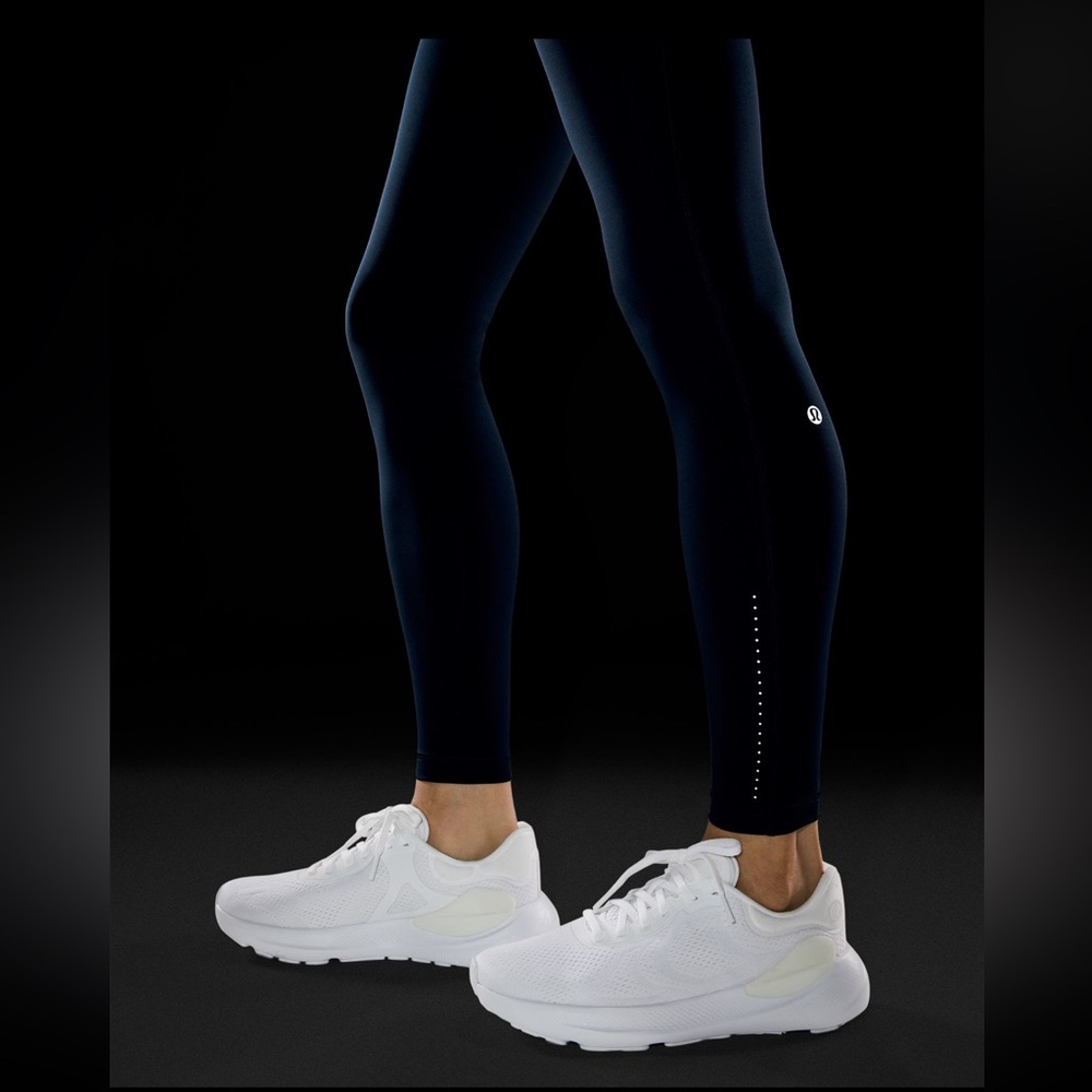 Lululemon Swift Speed High Rise Tight 28". True Navy